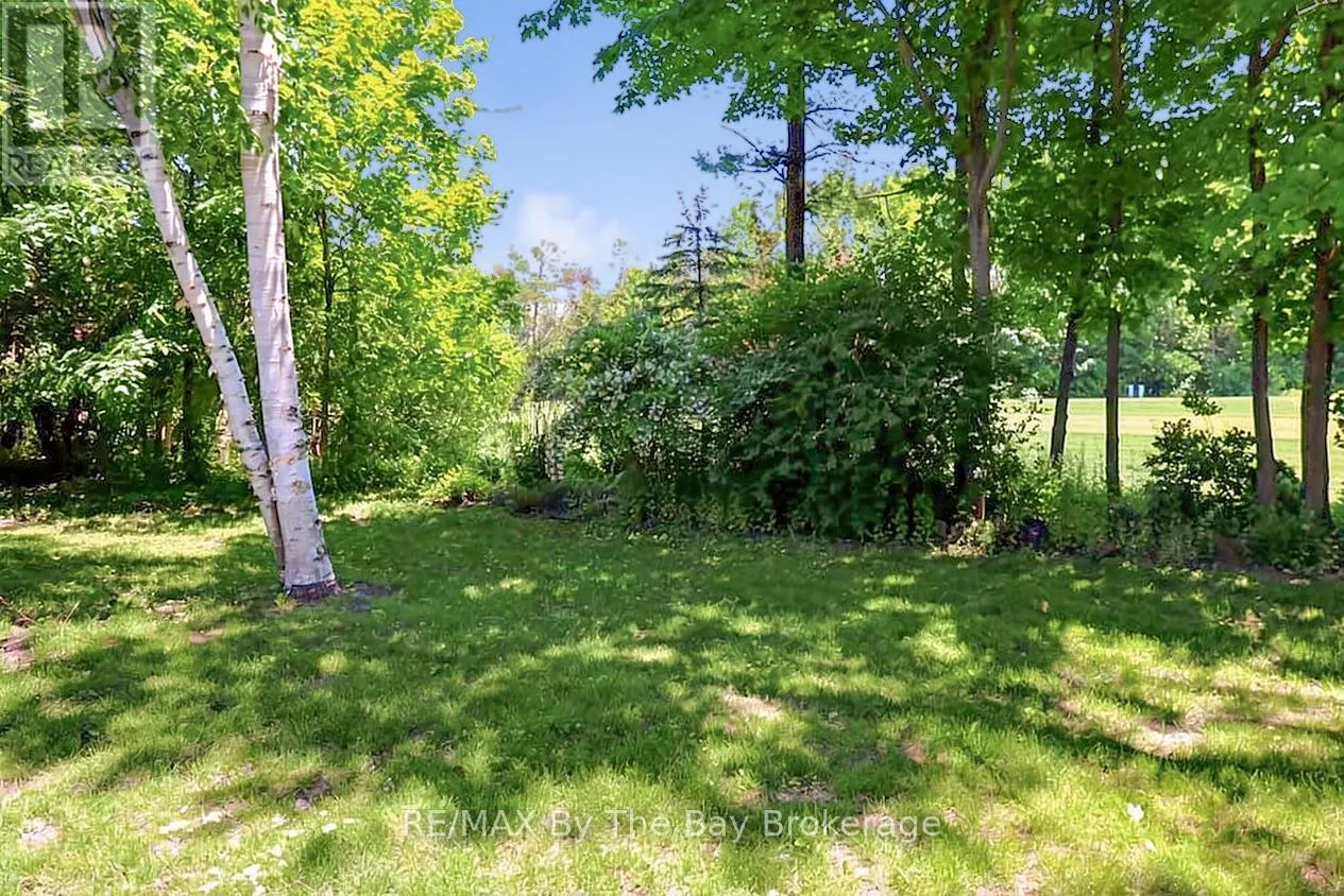 54 FAIRWAY CRESCENT