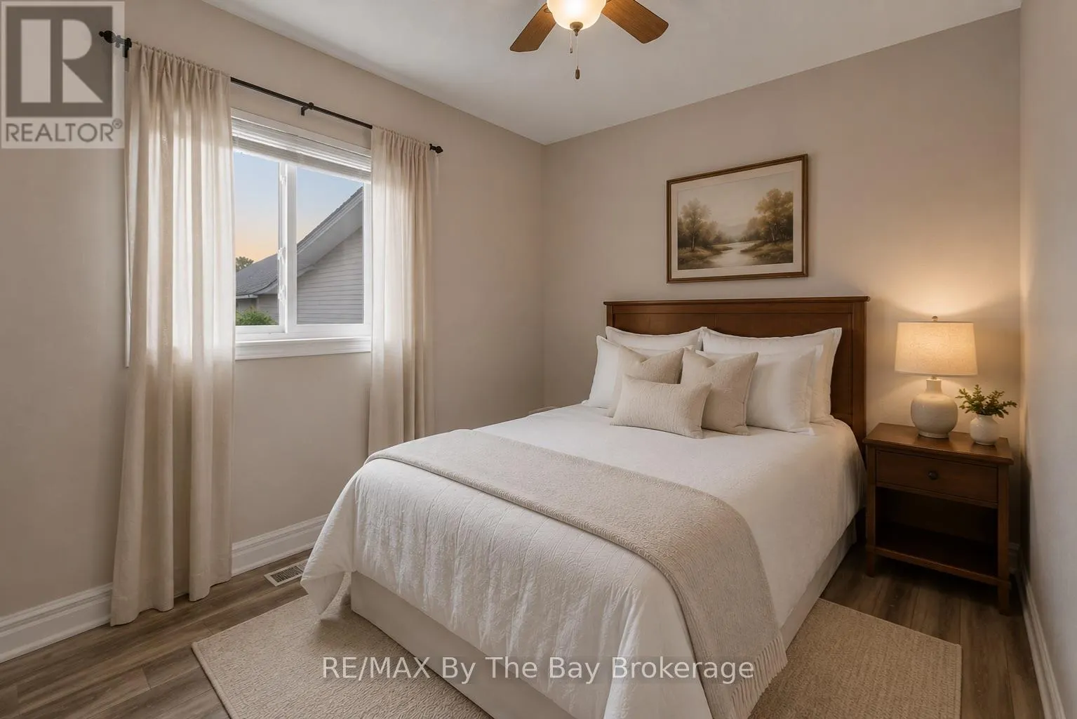 54 FAIRWAY CRESCENT