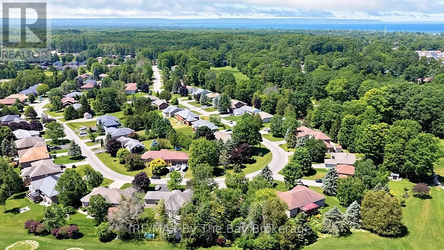 54 FAIRWAY CRESCENT