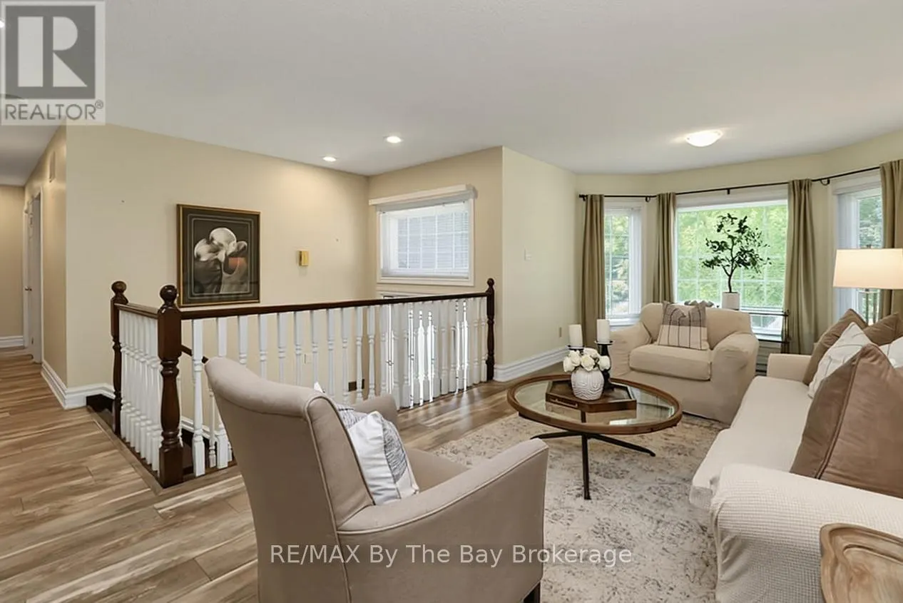 54 FAIRWAY CRESCENT