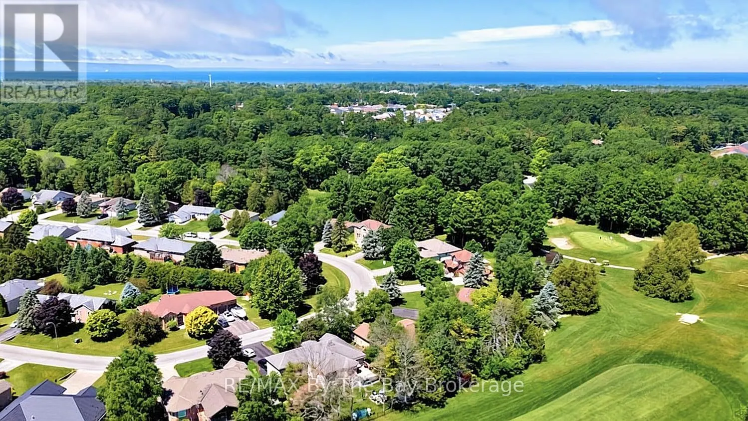 54 FAIRWAY CRESCENT