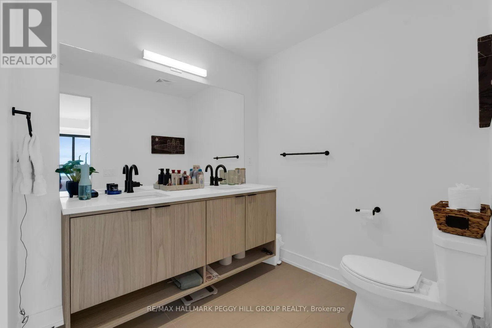 702 - 185 DUNLOP STREET E