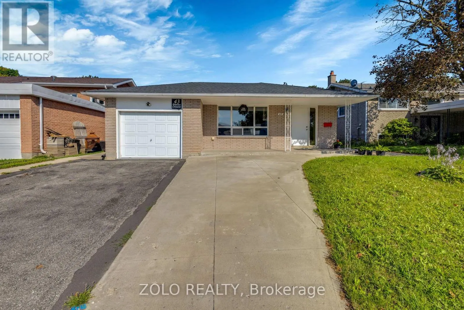 43 DAVIES CRESCENT