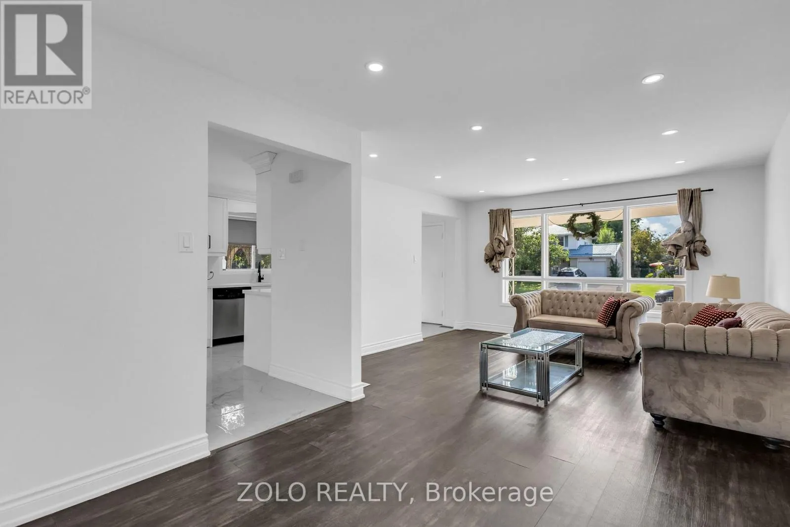 43 DAVIES CRESCENT