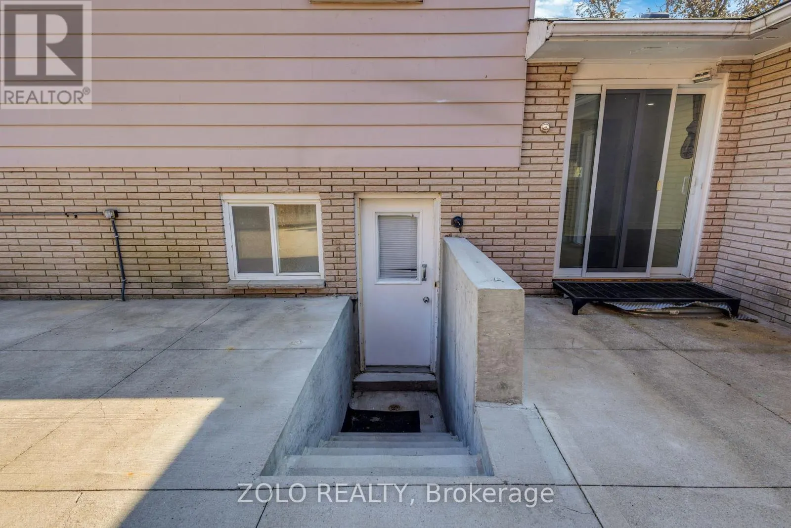 43 DAVIES CRESCENT