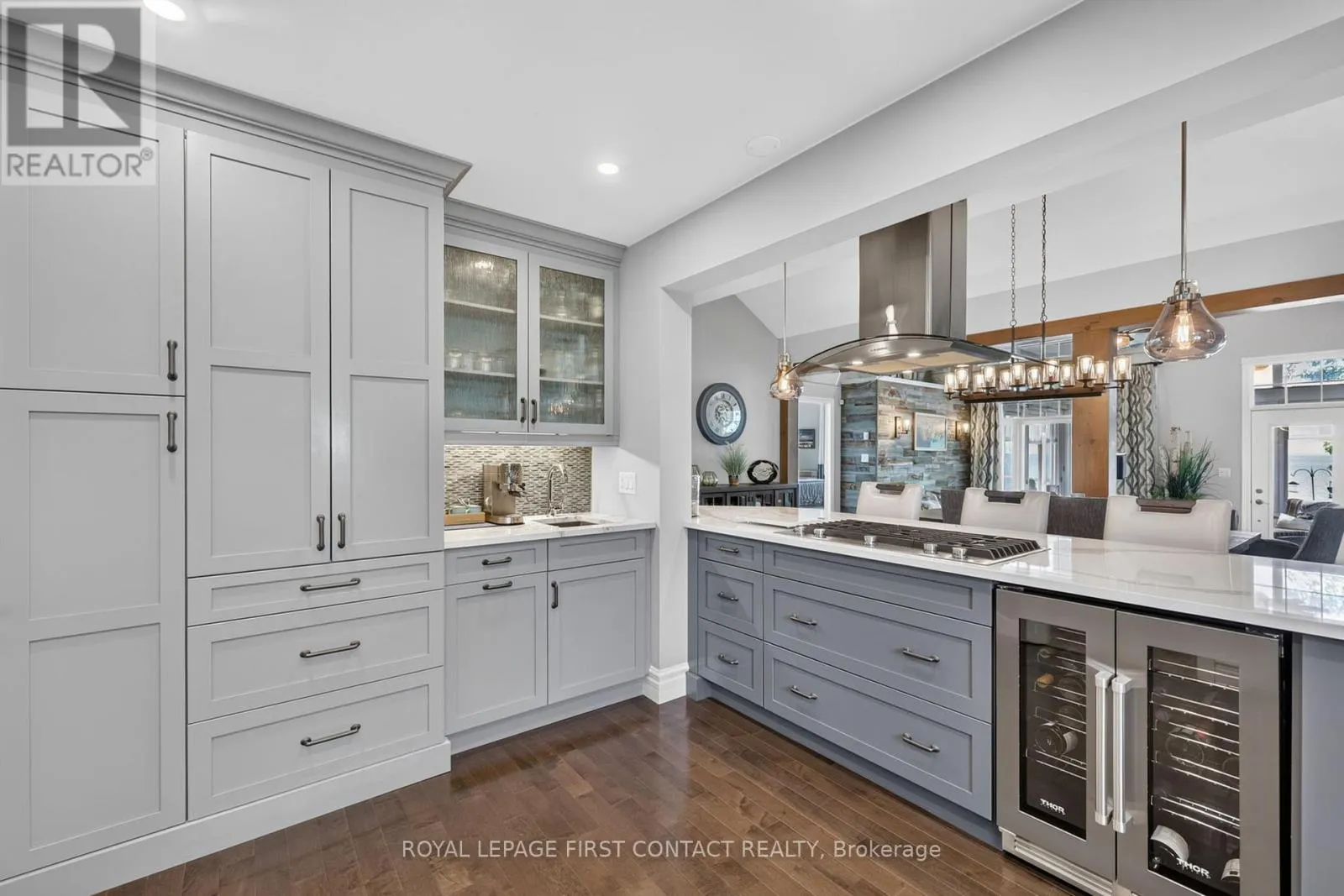 167 LAKESHORE ROAD W