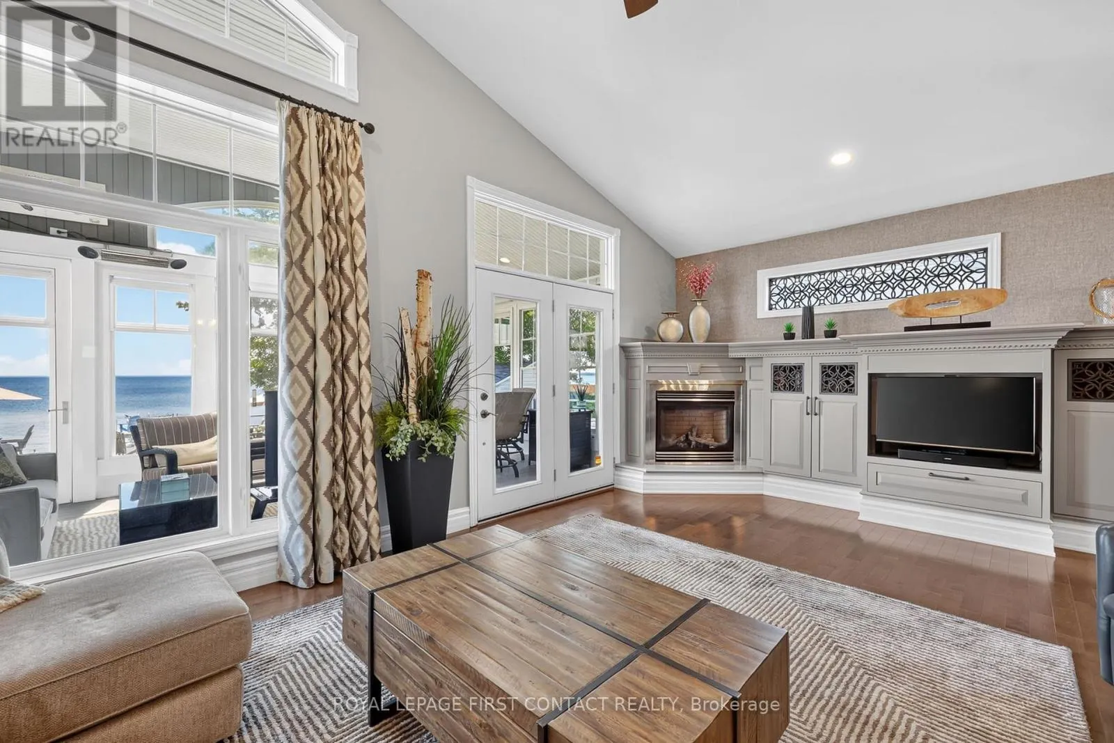 167 LAKESHORE ROAD W