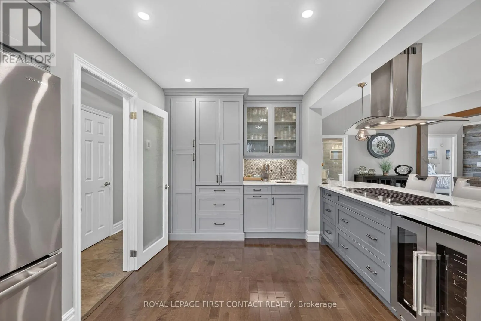 167 LAKESHORE ROAD W