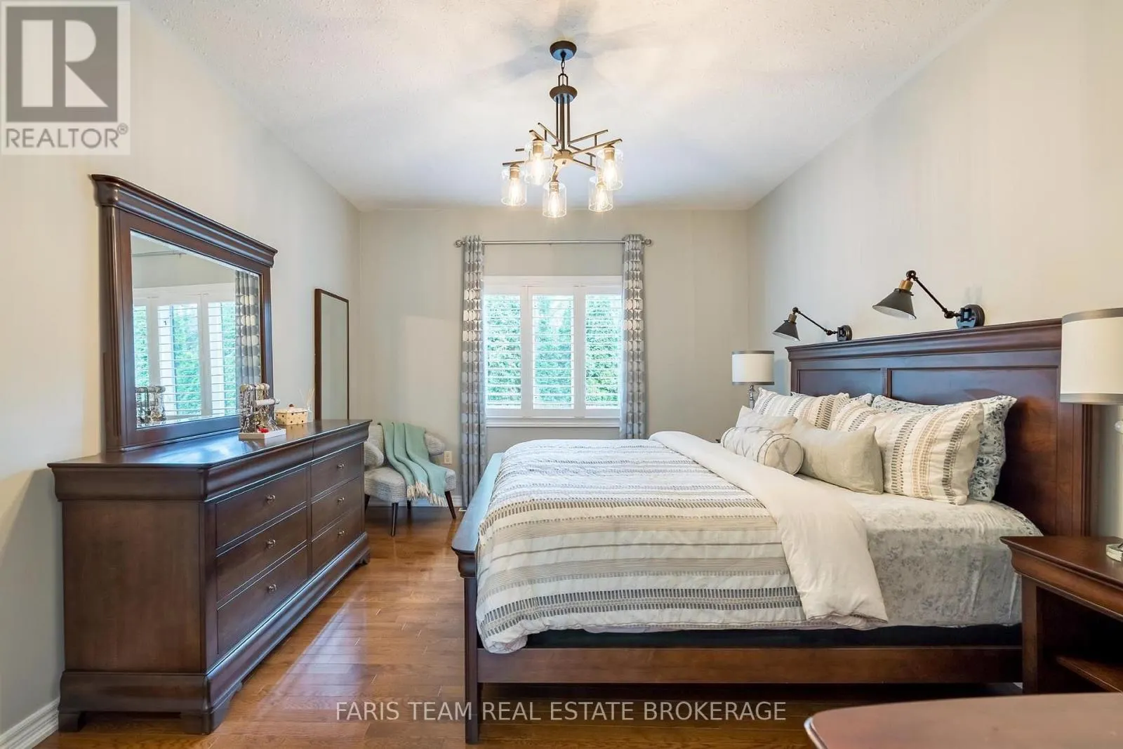 2 STAPLETON PLACE