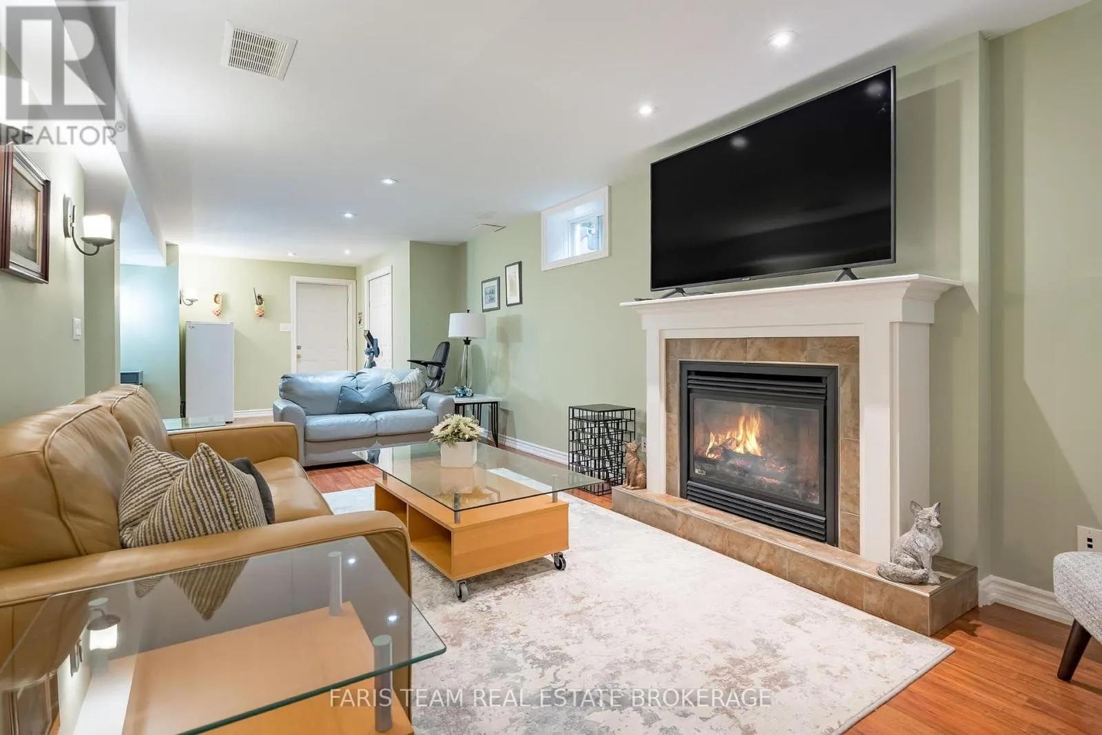 2 STAPLETON PLACE