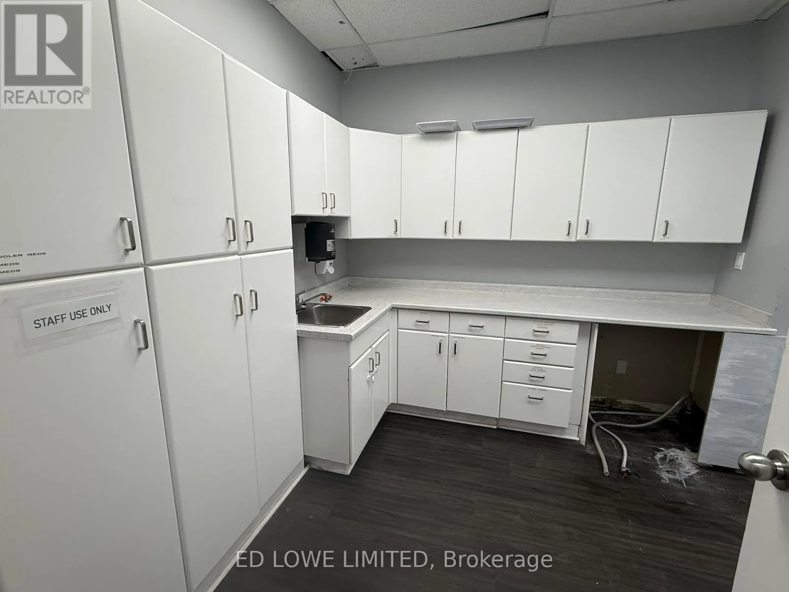 8 - 10A - 555 MAPLEVIEW DRIVE W