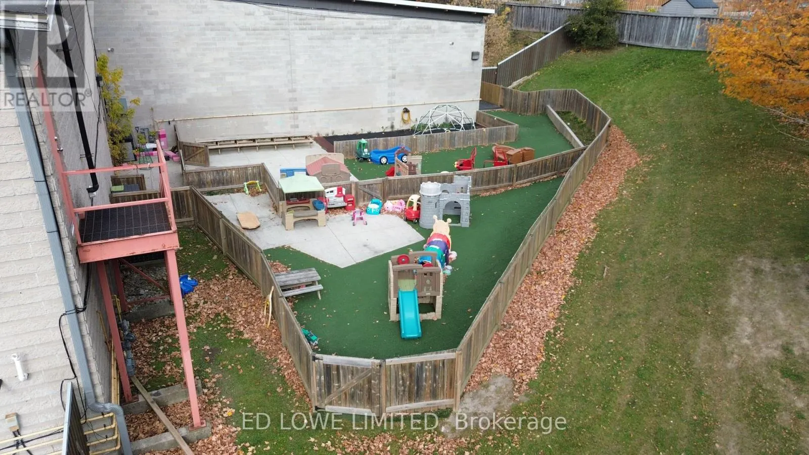 8 - 10A - 555 MAPLEVIEW DRIVE W