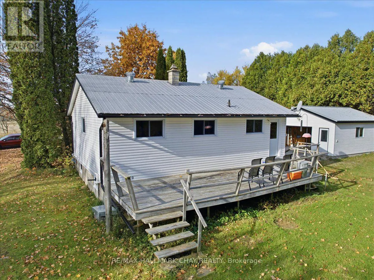 1109 3RD LINE N