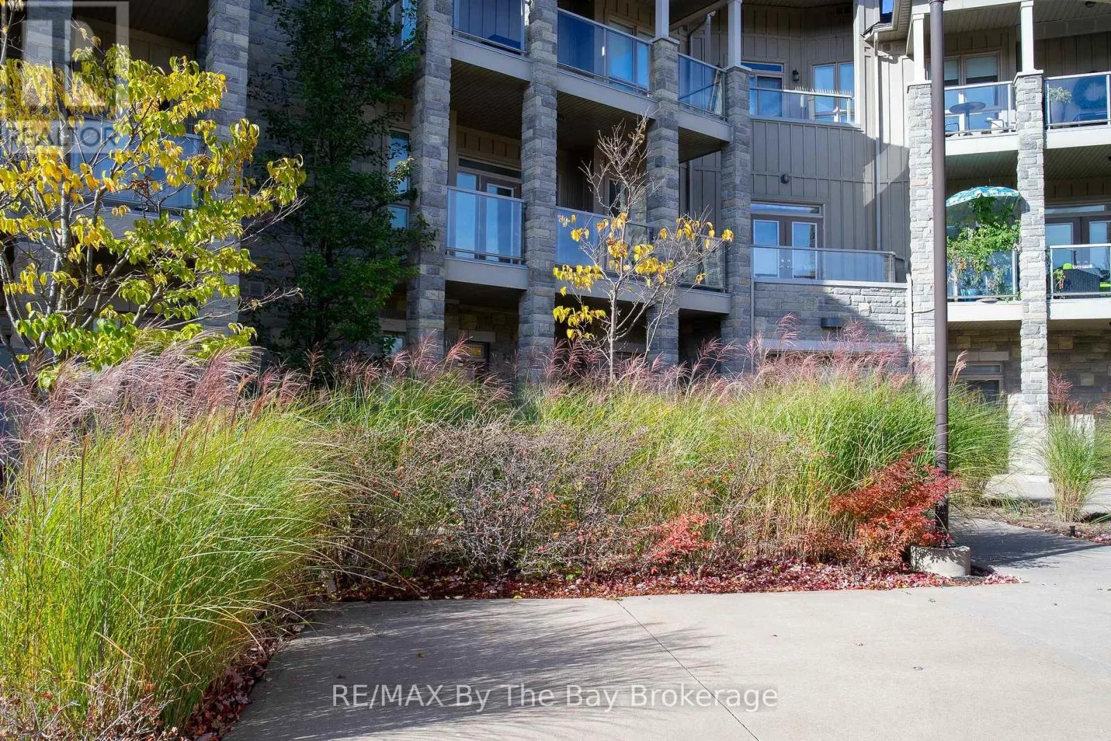 206 - 764 RIVER ROAD E #206