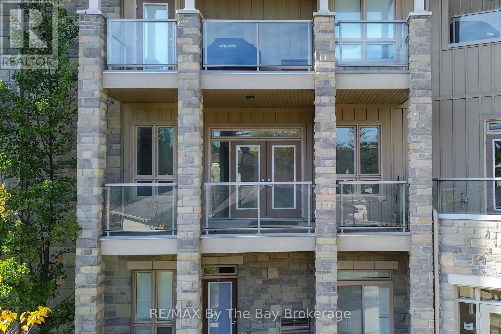 206 - 764 RIVER ROAD E #206