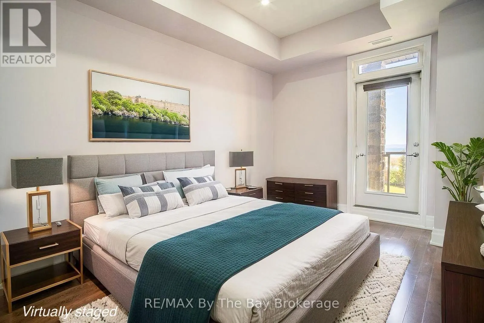 206 - 764 RIVER ROAD E #206