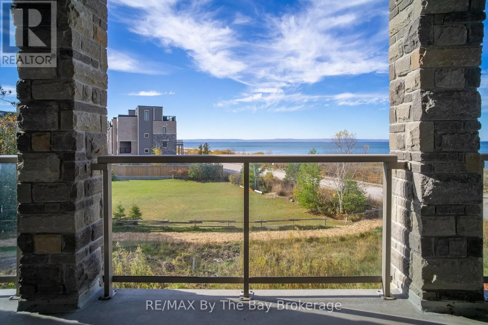 206 - 764 RIVER ROAD E #206