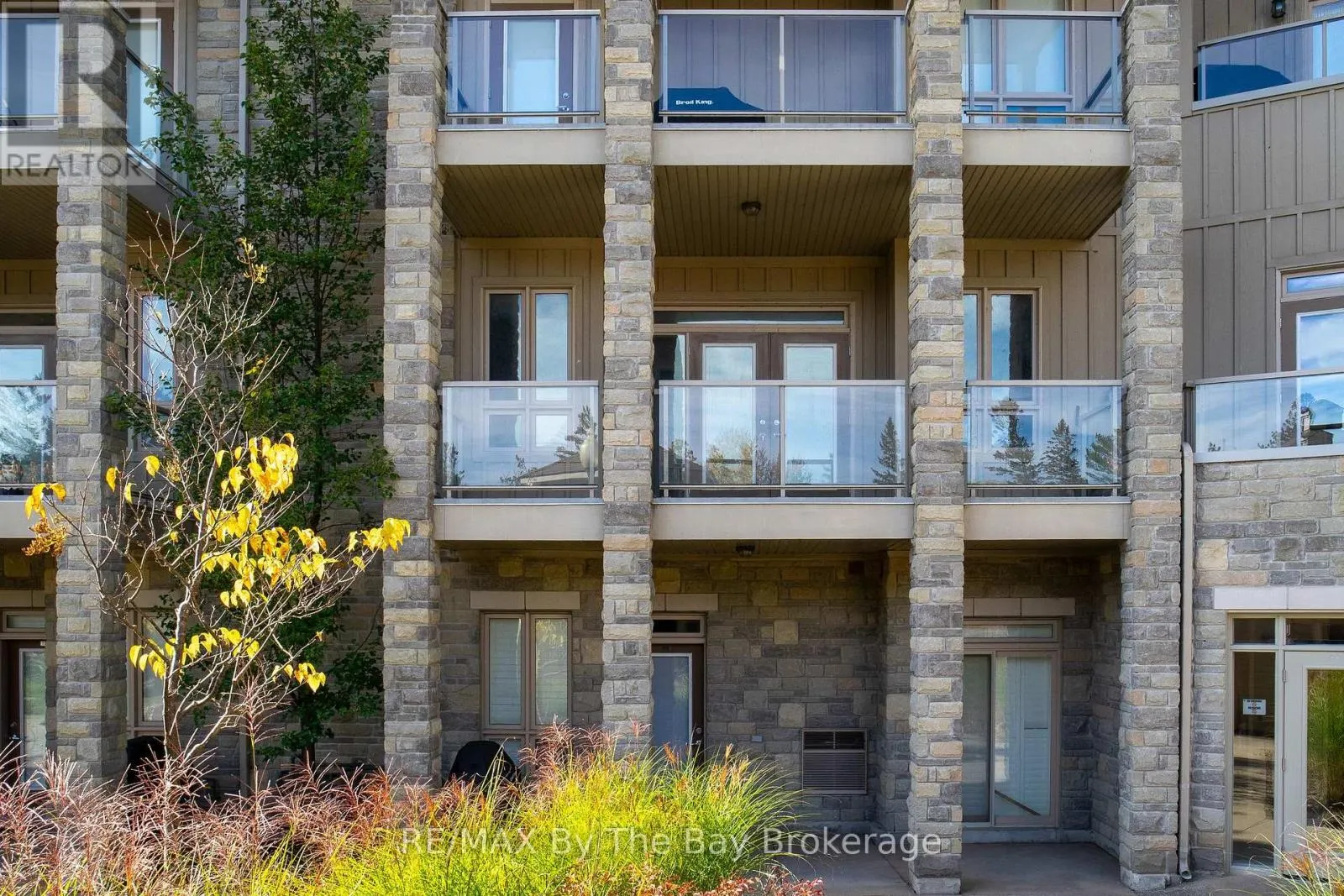 206 - 764 RIVER ROAD E #206