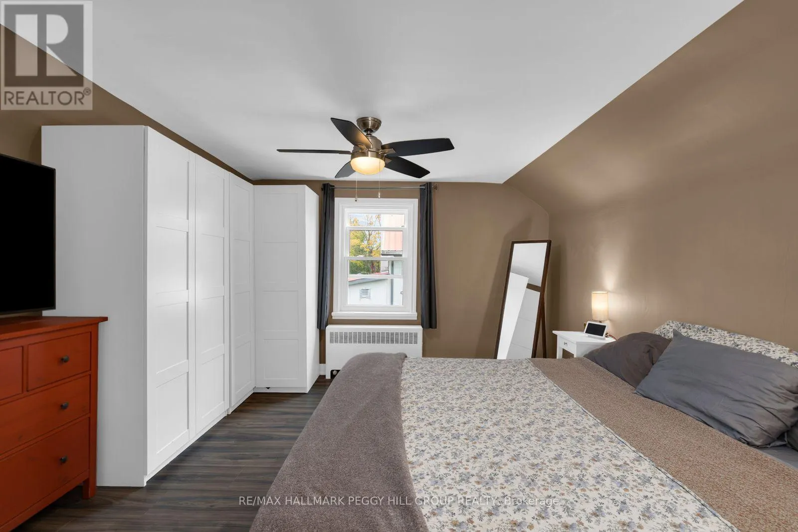 1556 FLOS RD 4 W