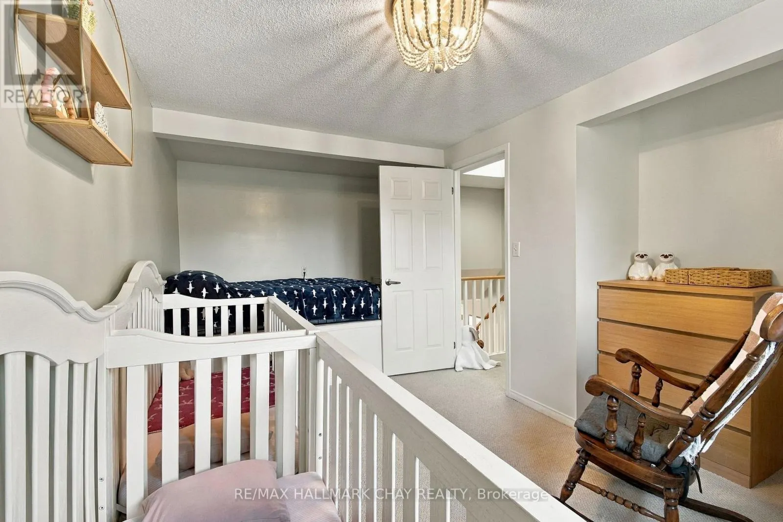 24 RUNDLE CRESCENT