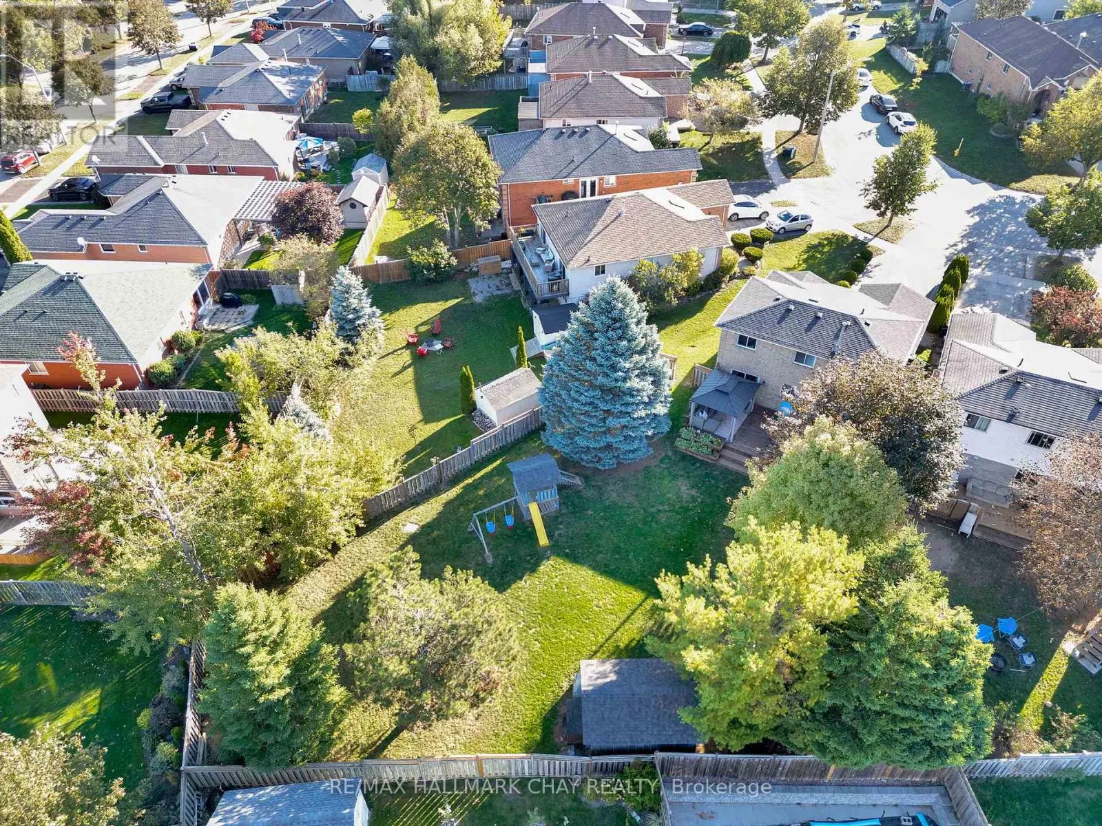 24 RUNDLE CRESCENT
