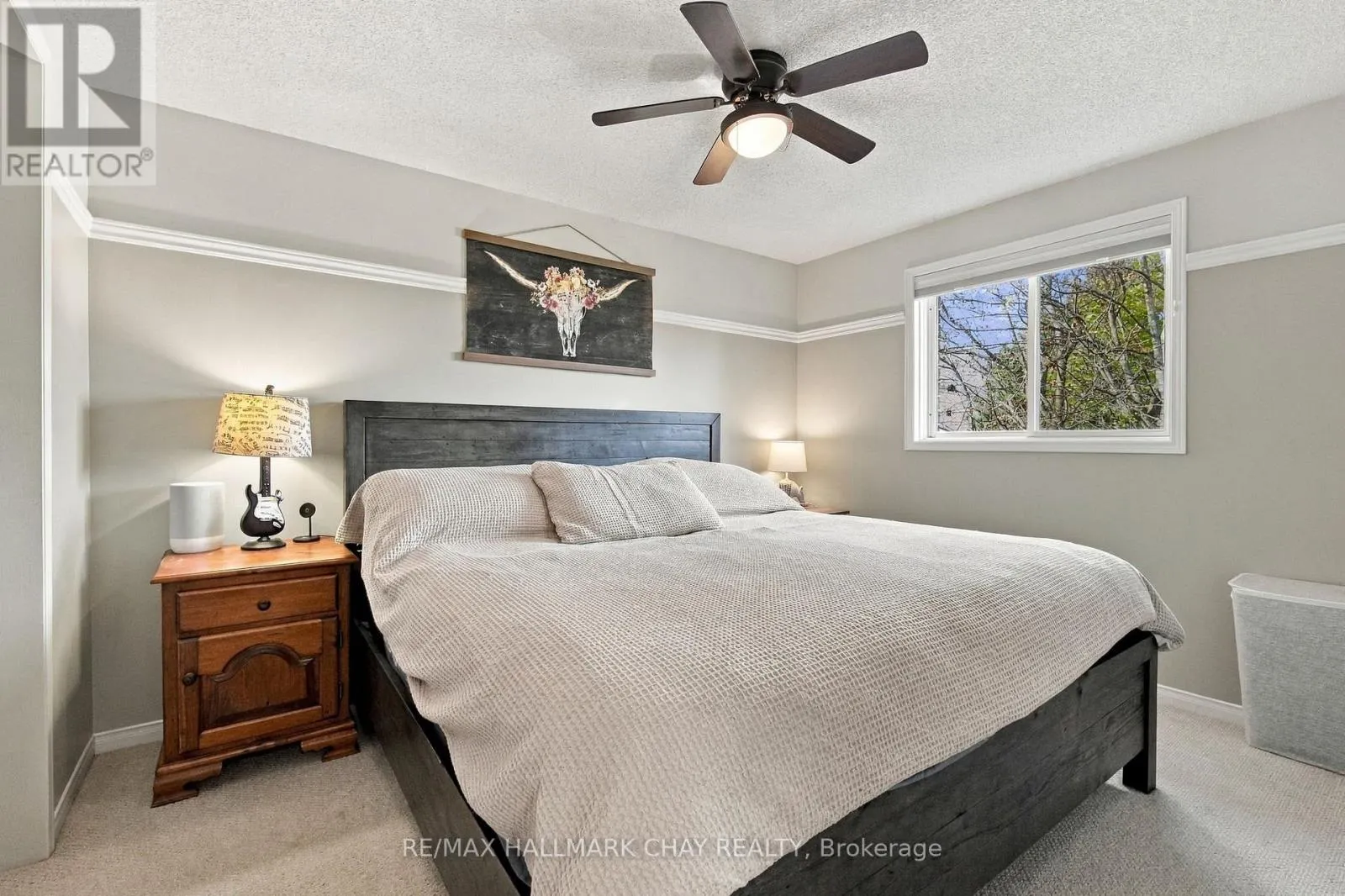 24 RUNDLE CRESCENT