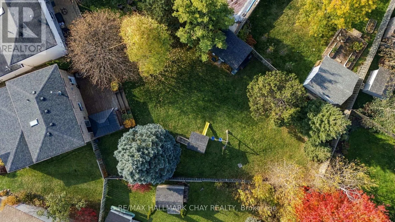 24 RUNDLE CRESCENT