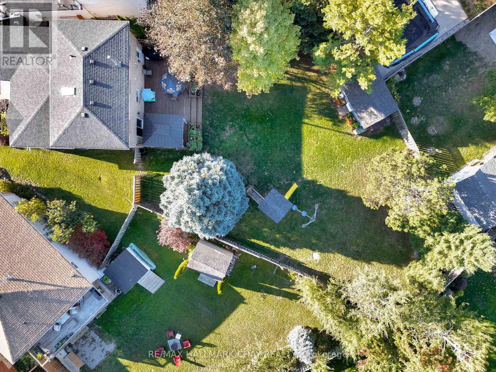 24 RUNDLE CRESCENT