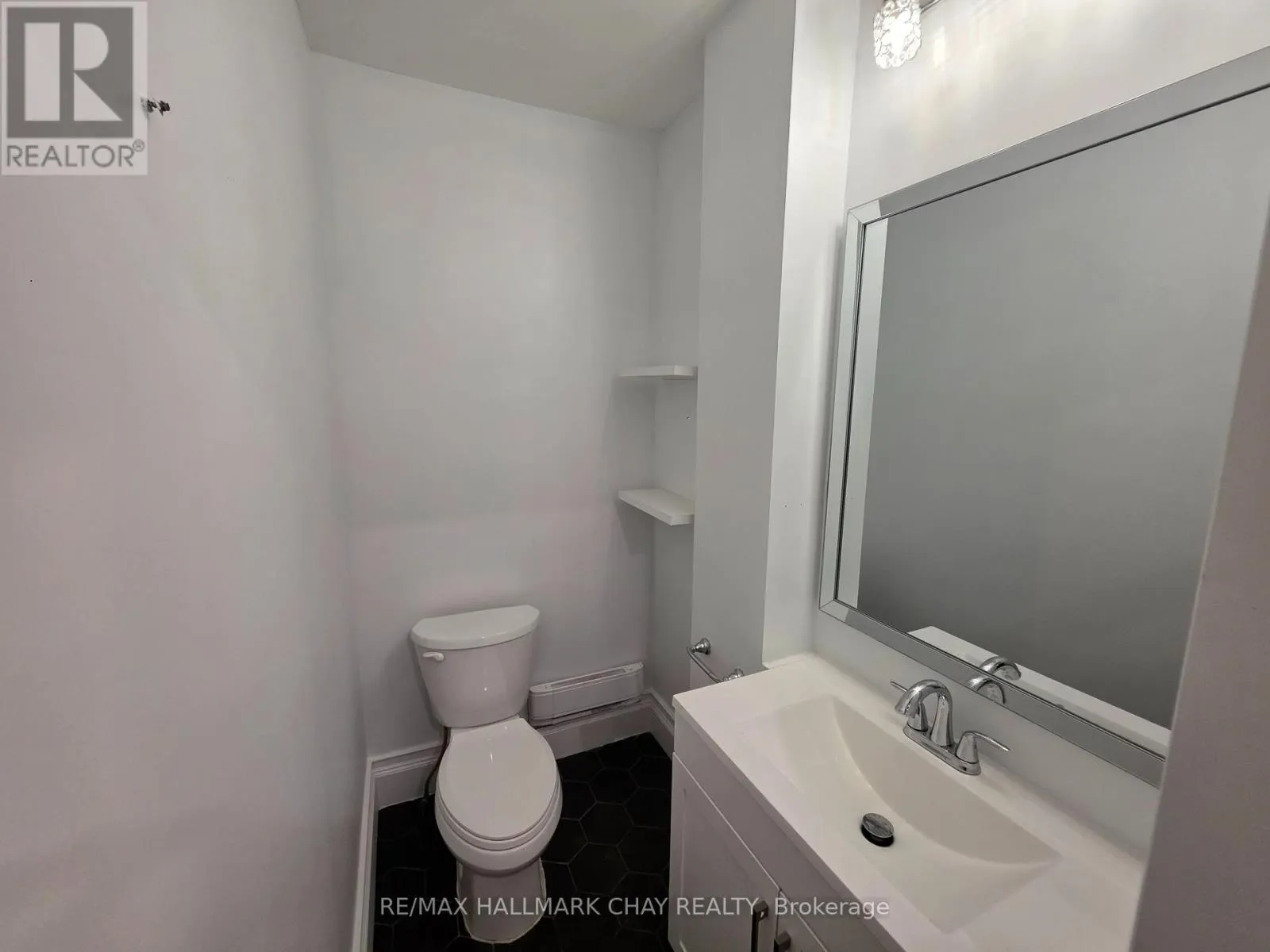 1 - 28 MATCHEDASH STREET N