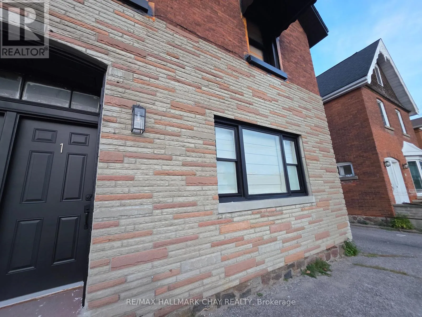 1 - 28 MATCHEDASH STREET N