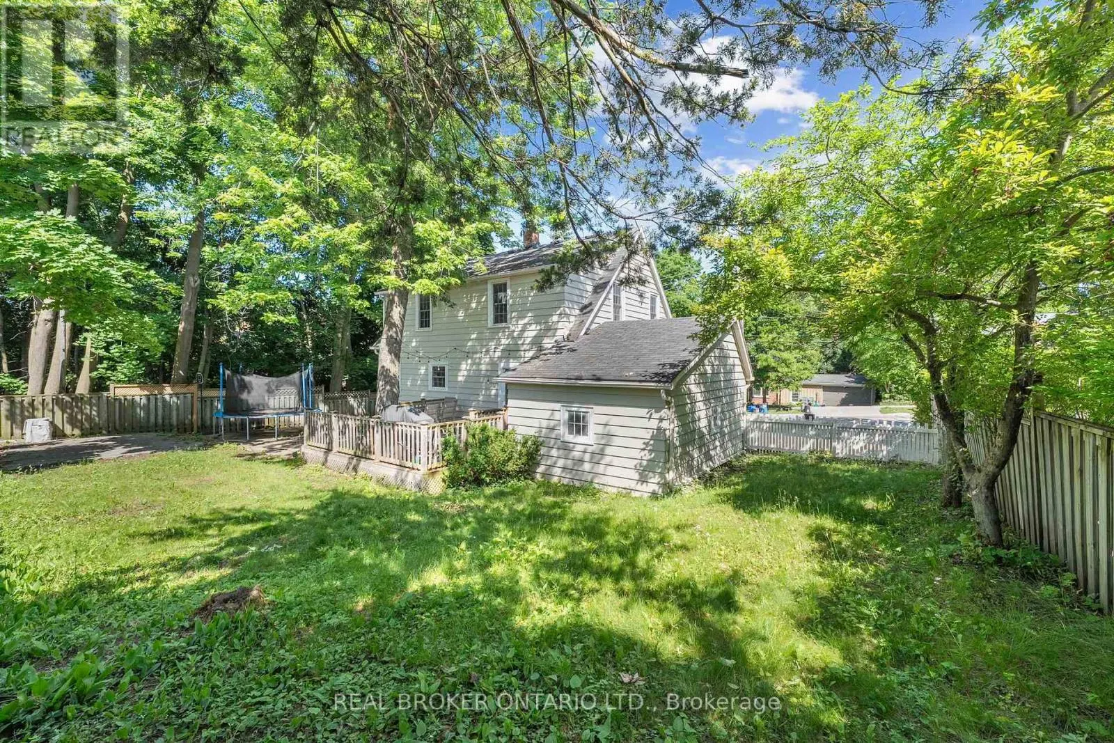 77 WELLINGTON STREET E