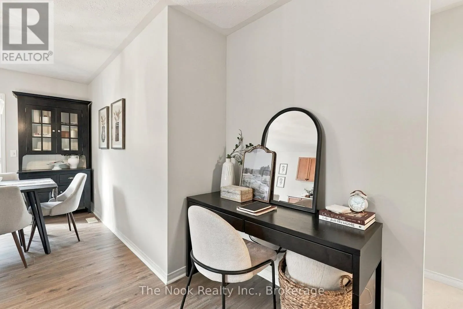 8 VANESSA DRIVE