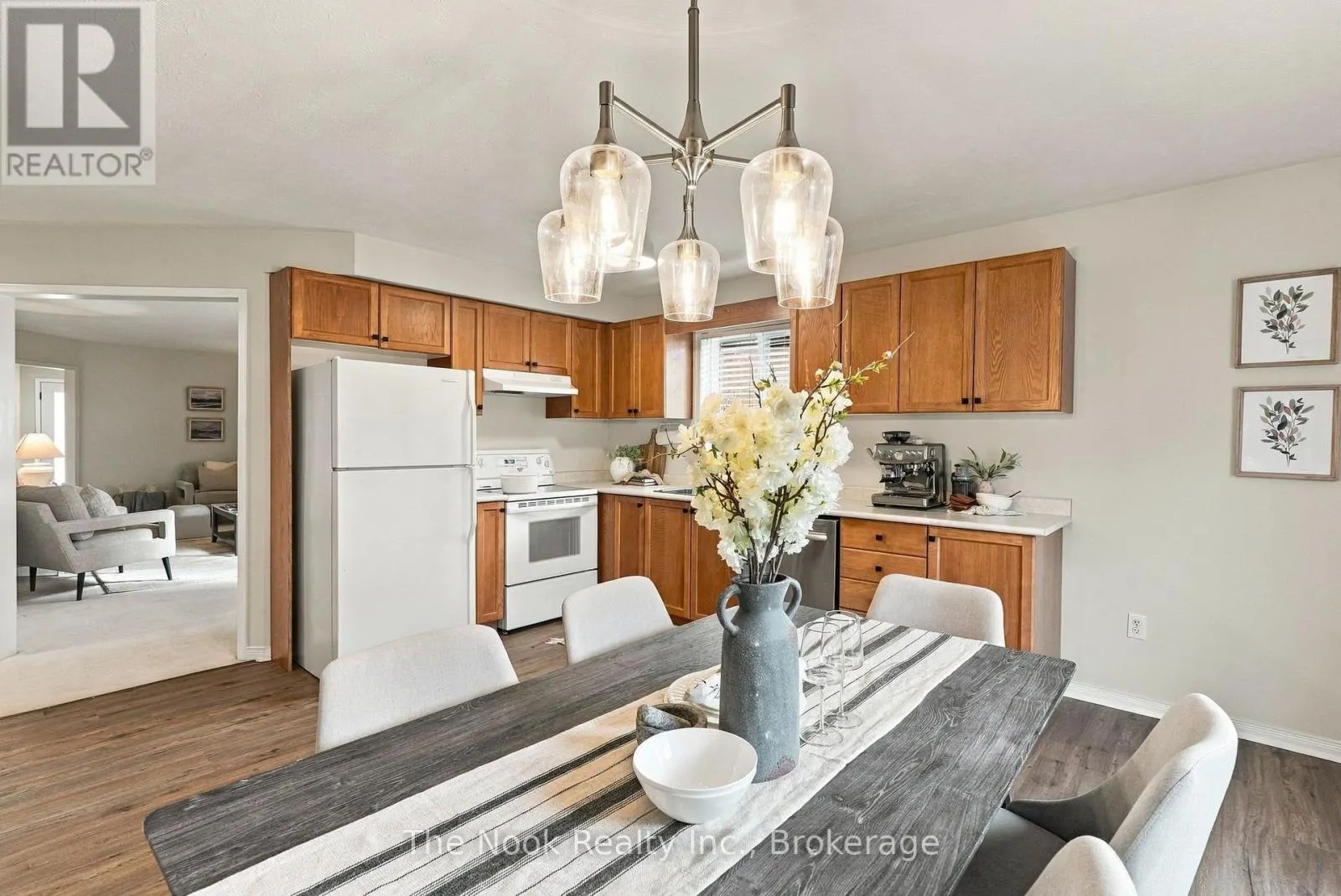 8 VANESSA DRIVE
