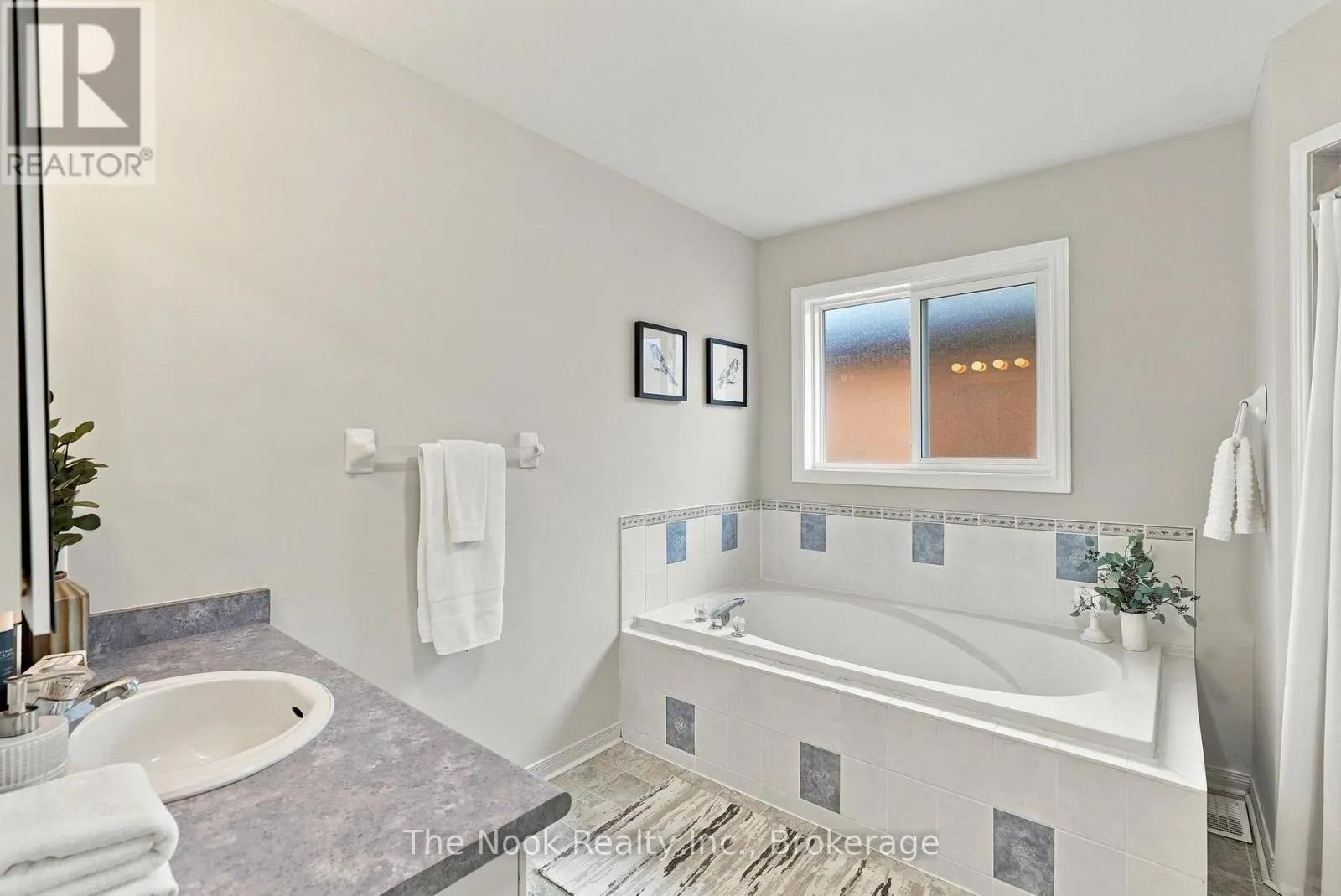 8 VANESSA DRIVE