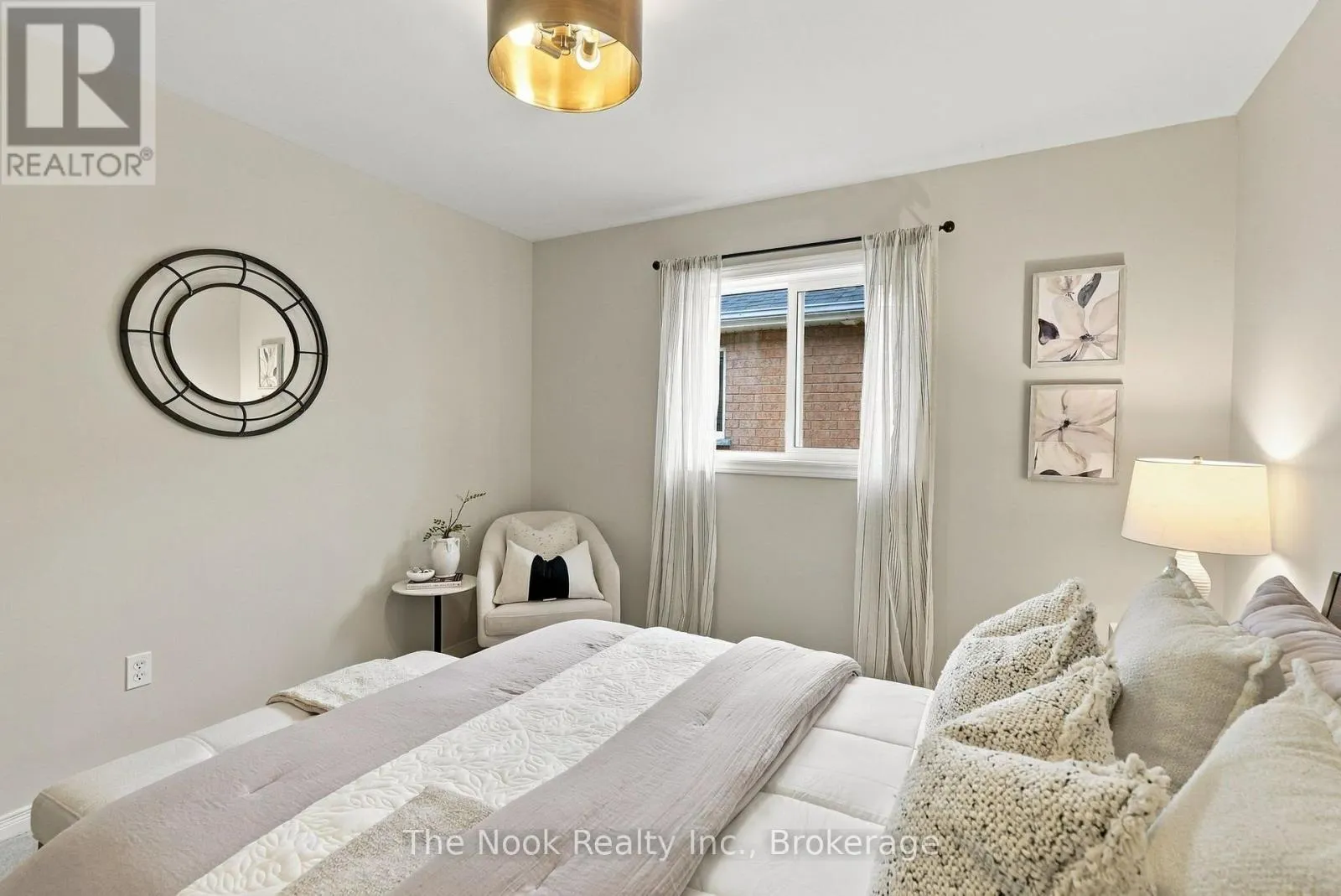 8 VANESSA DRIVE