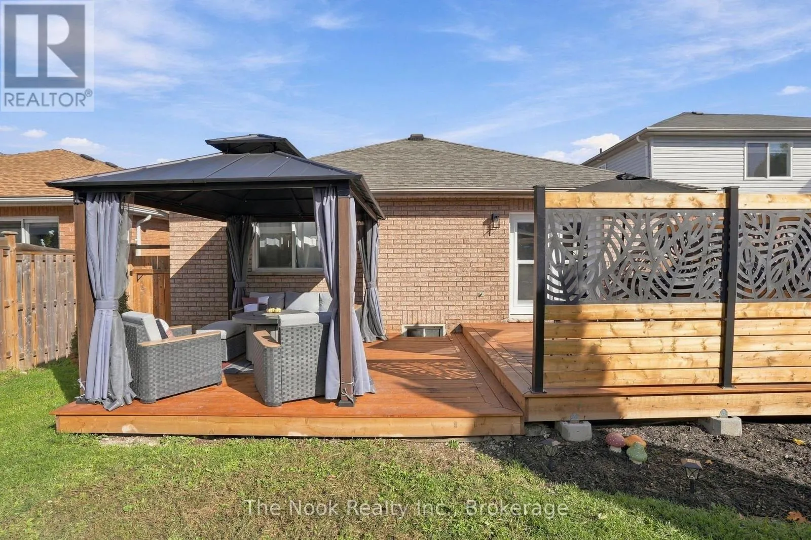 8 VANESSA DRIVE