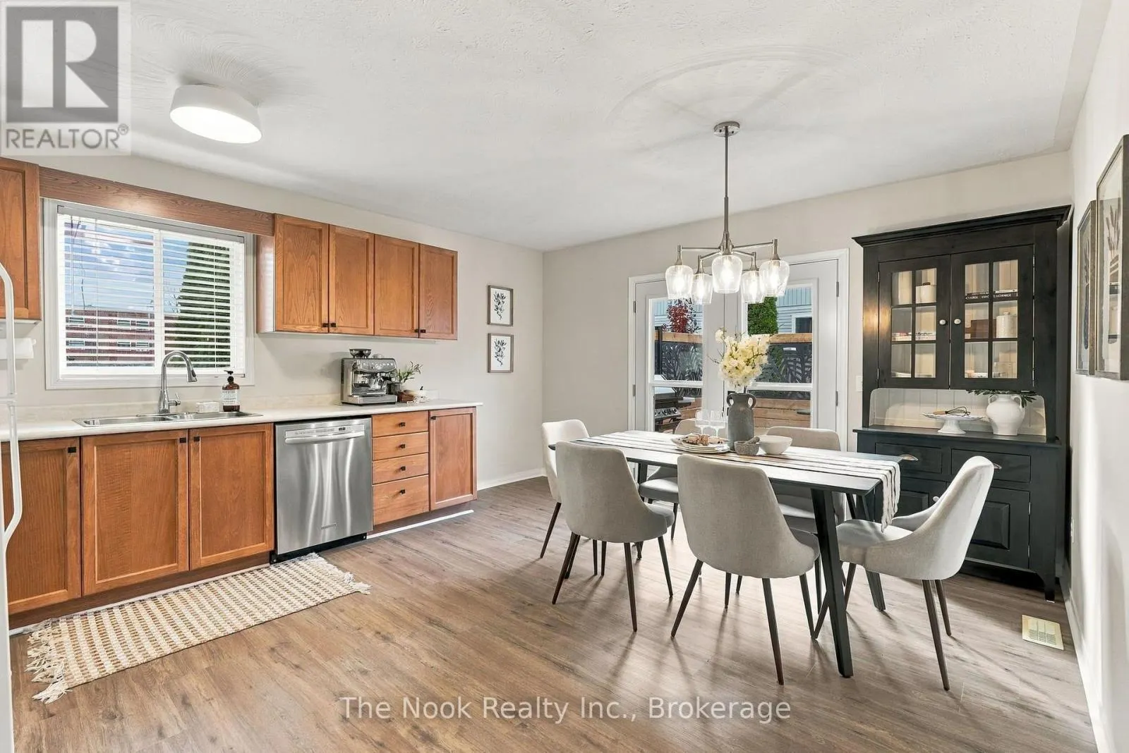 8 VANESSA DRIVE