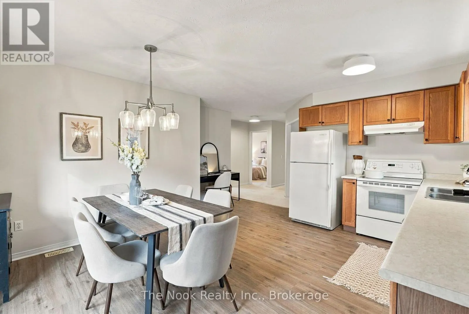 8 VANESSA DRIVE
