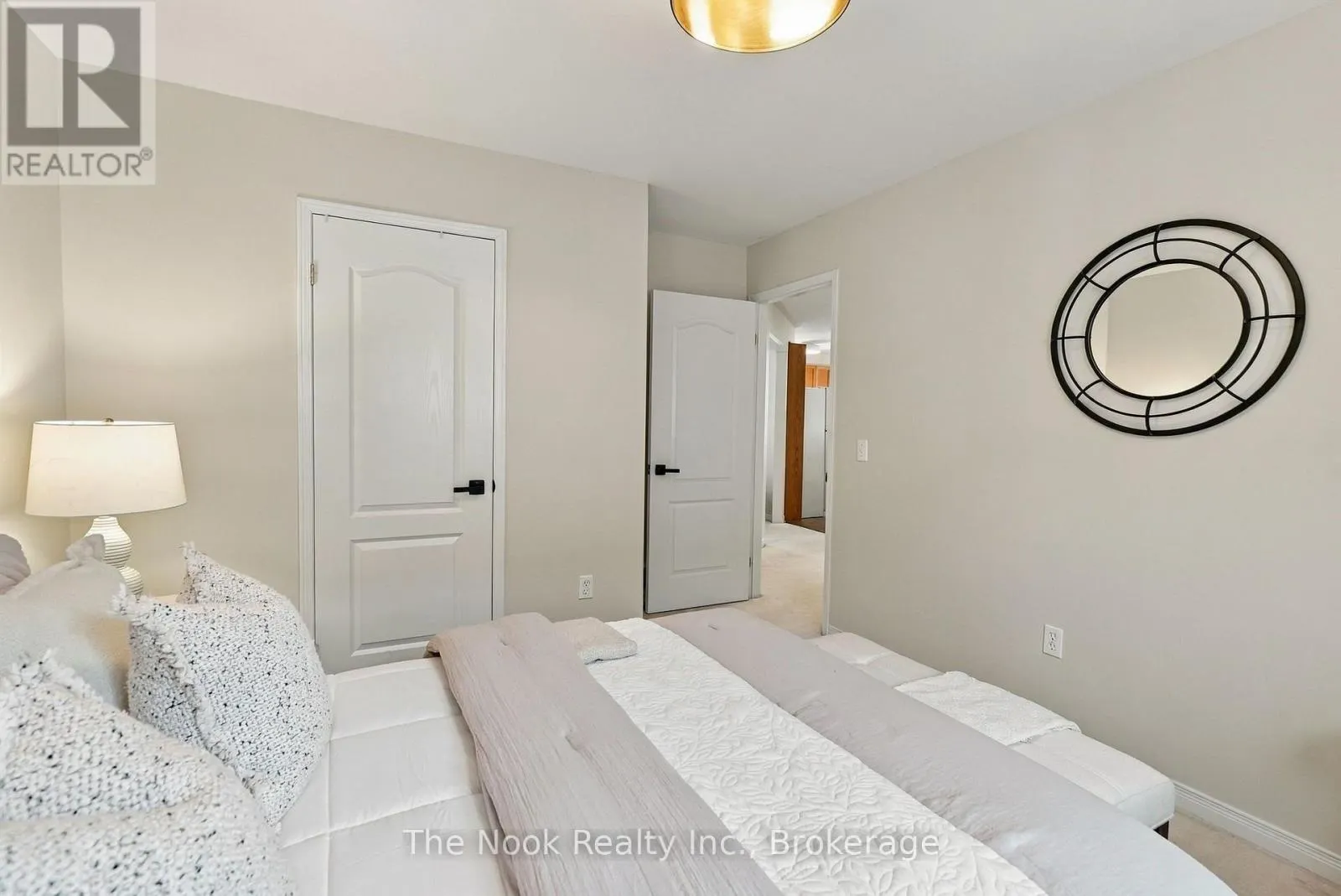8 VANESSA DRIVE