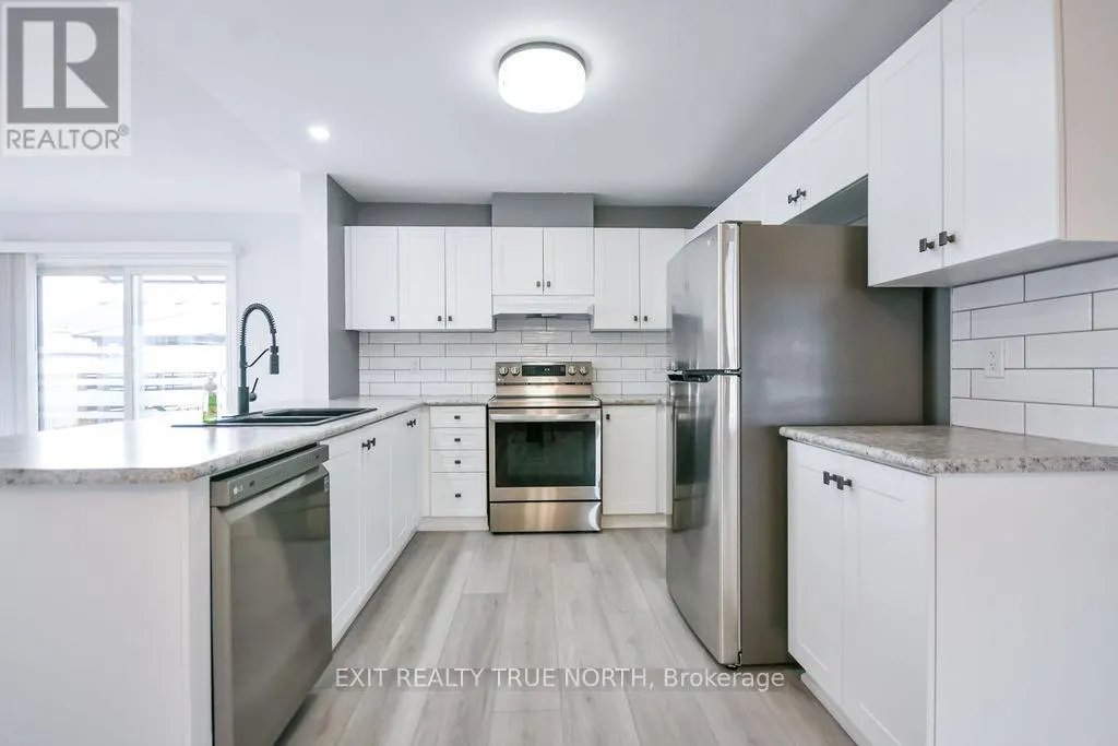 8 SINCLAIR CRESCENT