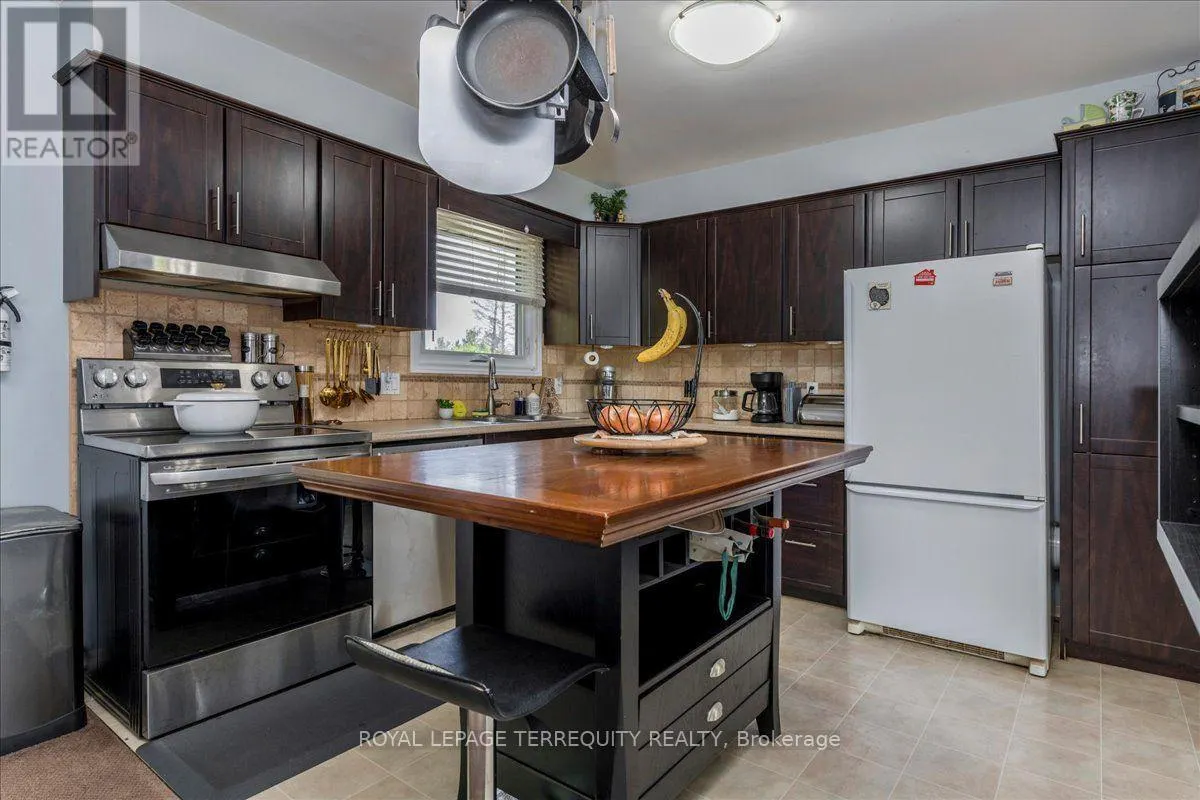 1092 OLD BARRIE ROAD W