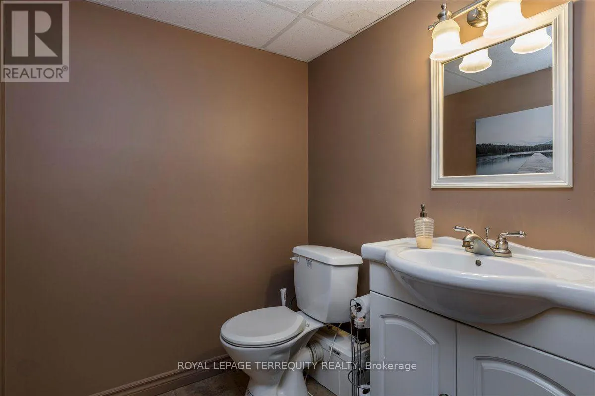 1092 OLD BARRIE ROAD W