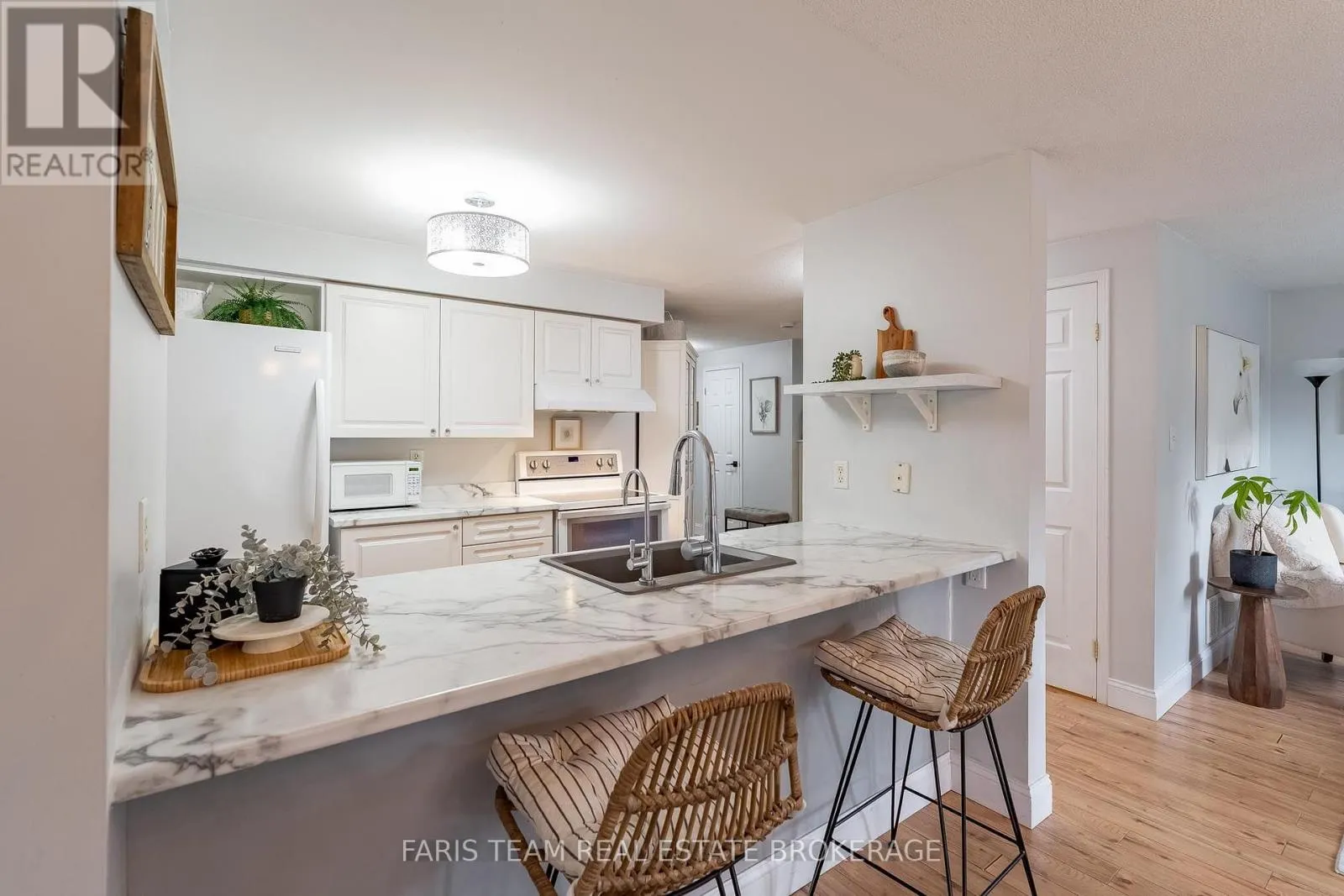 301 DUNSMORE LANE