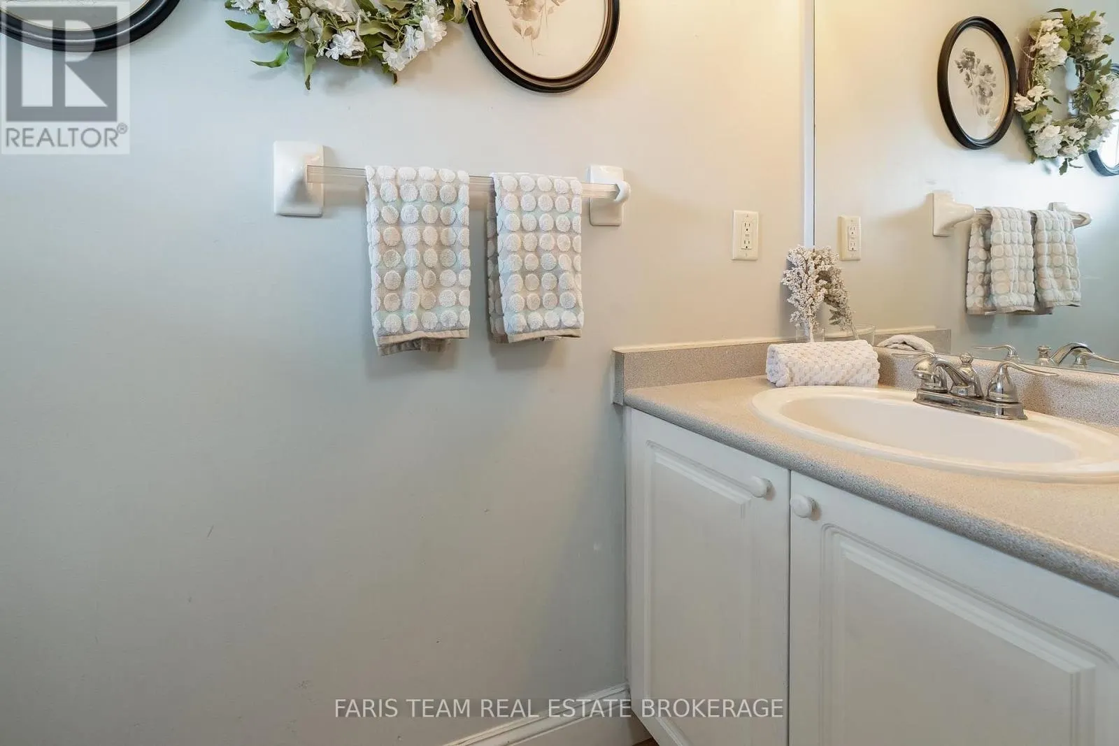 301 DUNSMORE LANE