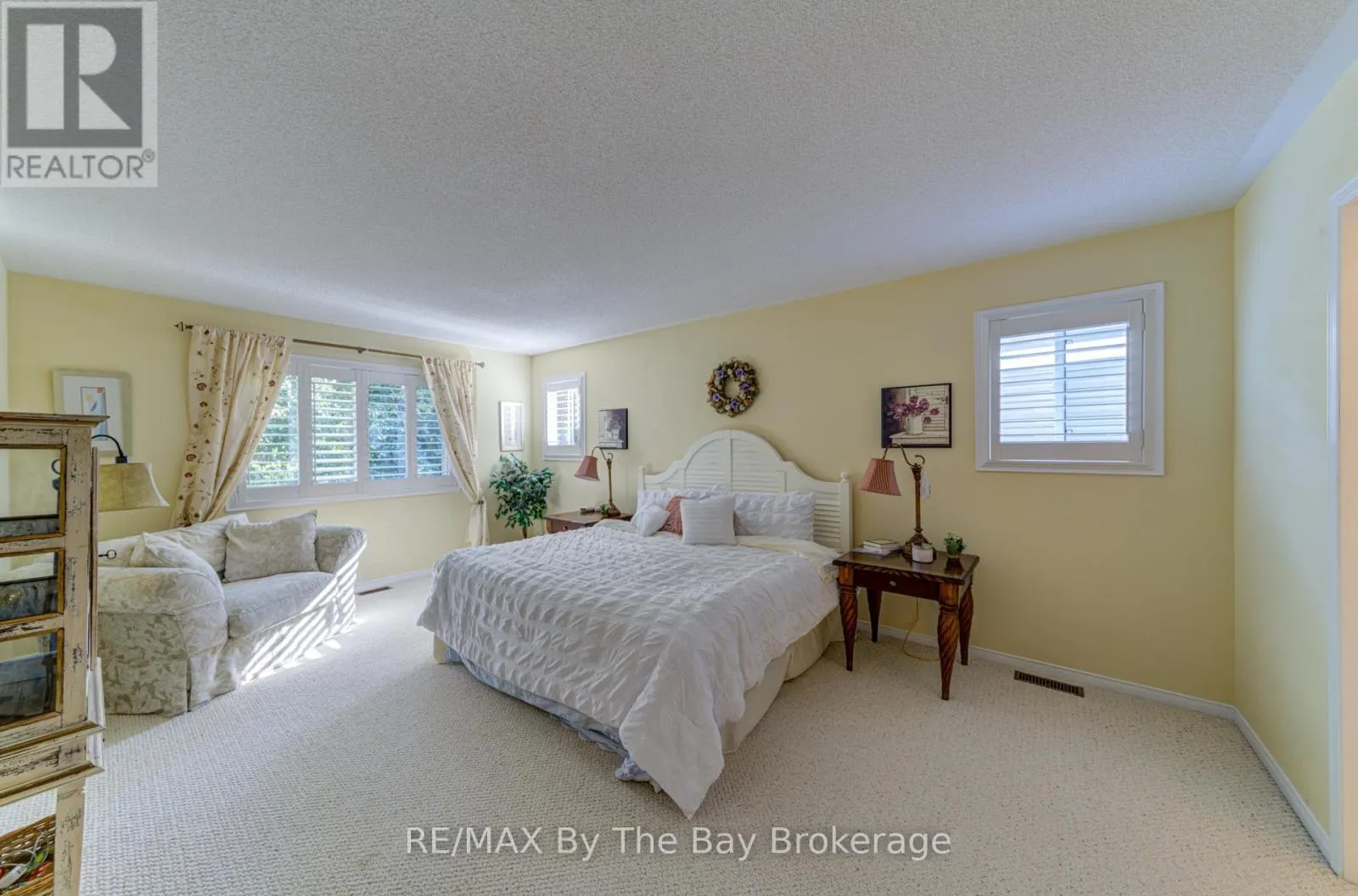 32 GREEN BRIAR DRIVE