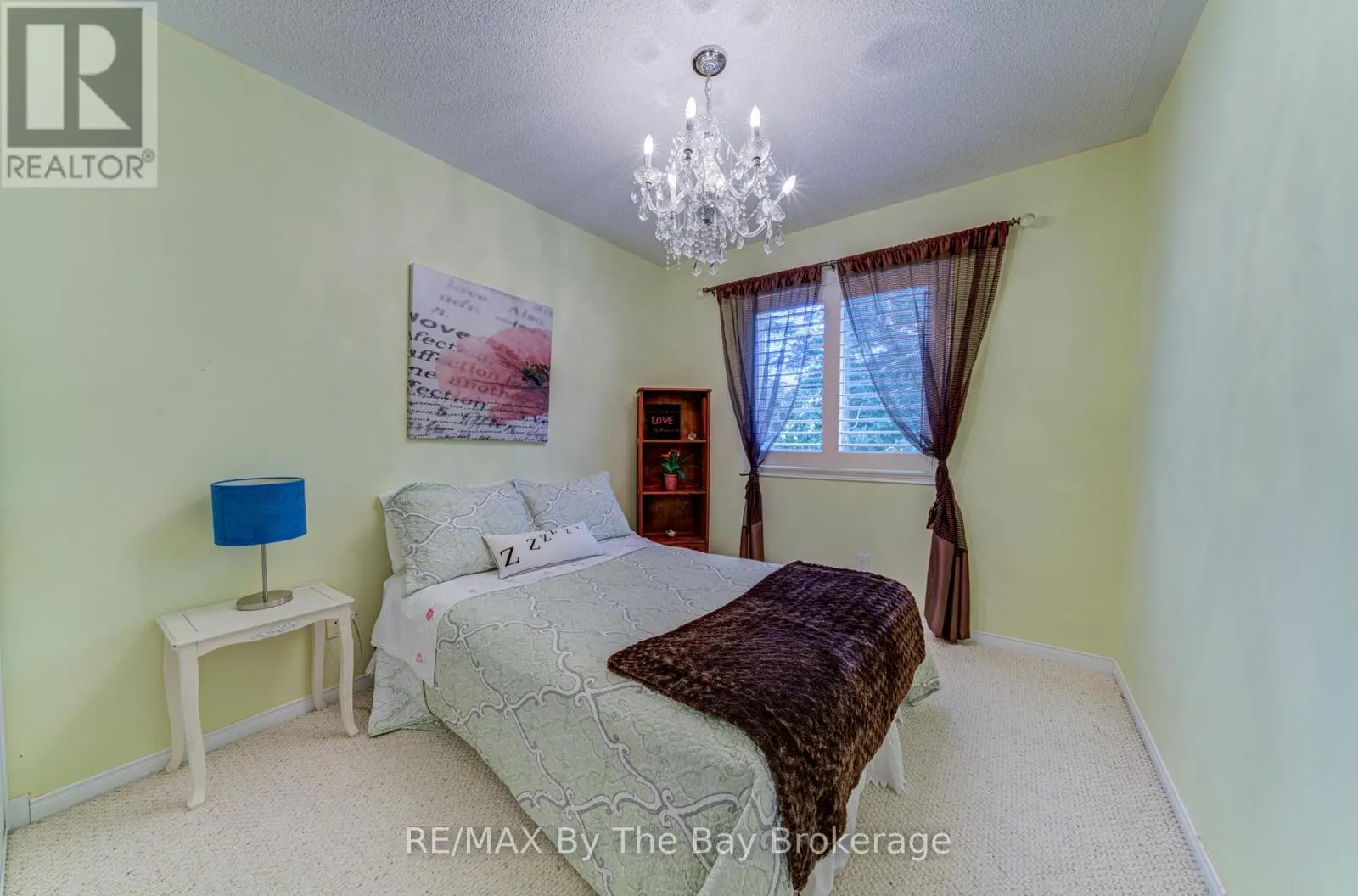 32 GREEN BRIAR DRIVE