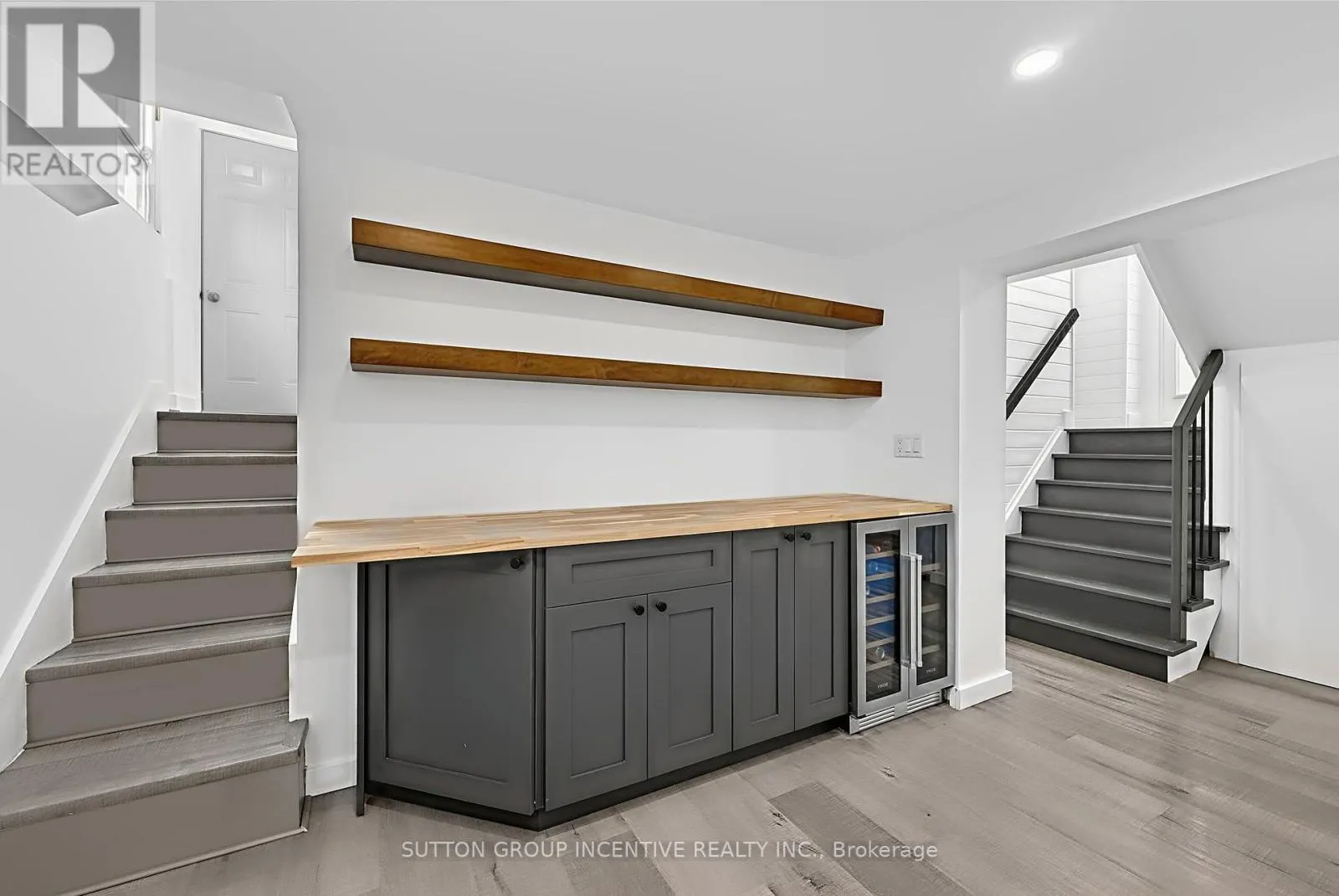 8 PATRICIA COURT