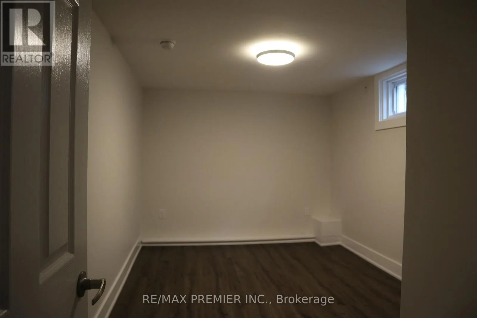 UNIT 0 (BSMT) - 79 WELLINGTON STREET E
