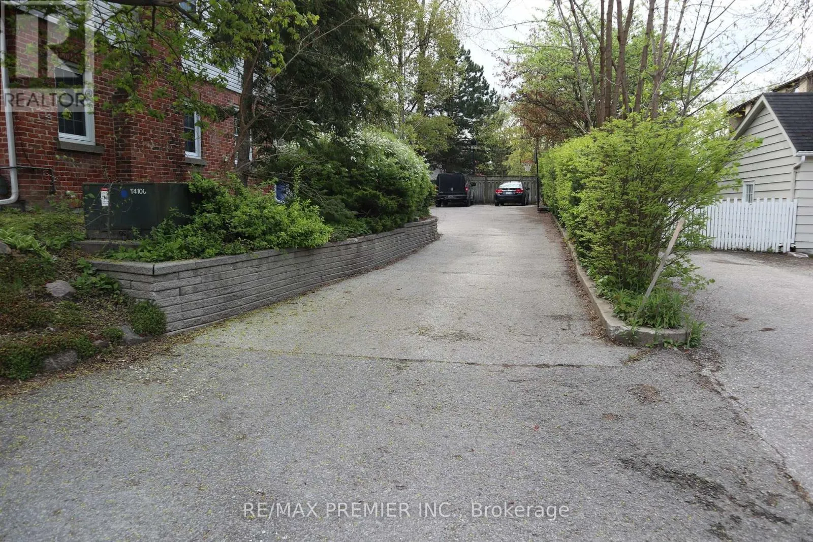 UNIT 0 (BSMT) - 79 WELLINGTON STREET E