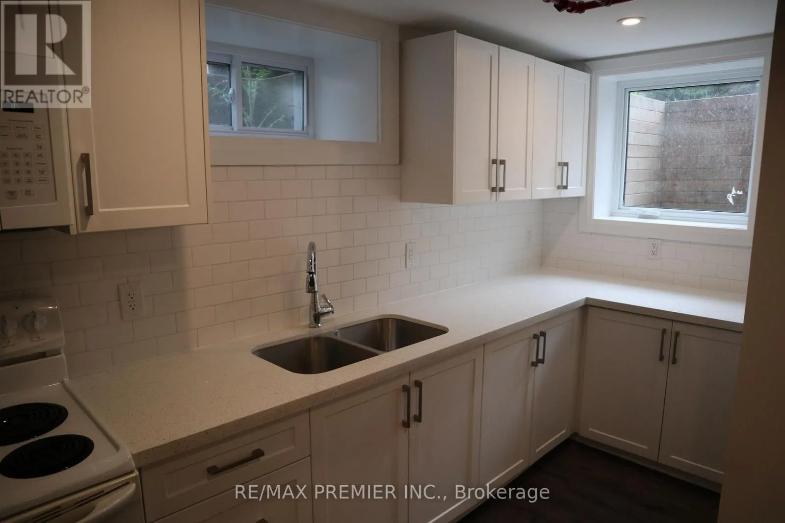 UNIT 0 (BSMT) - 79 WELLINGTON STREET E